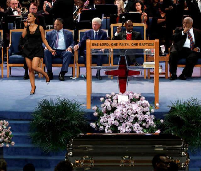 Aretha Frankli'nin Cenaze Töreninde Ariana Grande'yi Taciz Ettiği İddia Edilen Rahip Özür Diledi