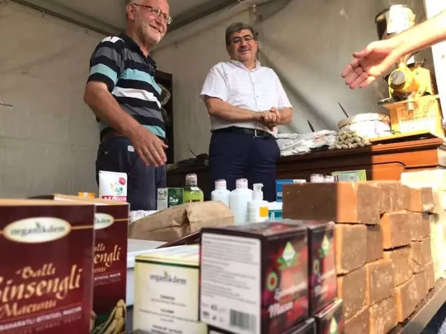 Başkan Can 'Alışveriş Günleri' Etkinlik Alanında Vatandaşlarla Buluştu