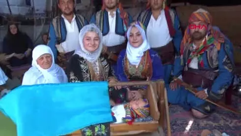 Kütahya Hayme Ana'yı Anma ve Göç Şenlikleri'ne Bakan Ersoy da Katıldı Kütahya Hayme Ana'yı Anma ve Göç Şenlikleri'ne Bakan Ersoy da Katıldı