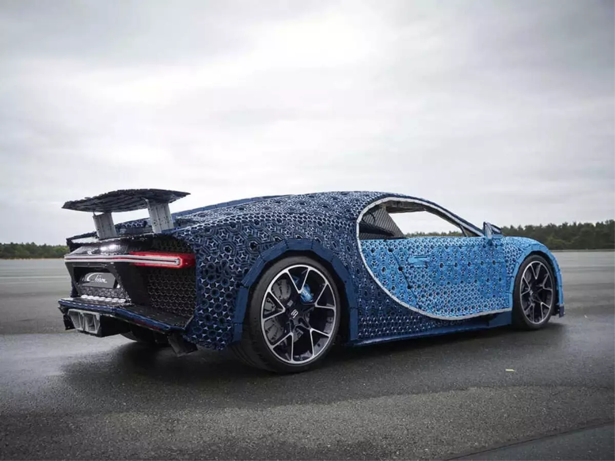 Lego Bugatti Chiron Görenleri Hayrete Düşürüyor