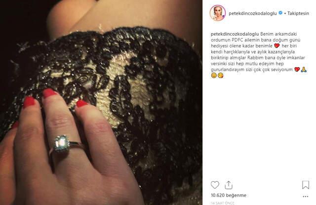 Petek Dinçöz'ün Hayranları Tek Taş Yüzük Hediye Etti