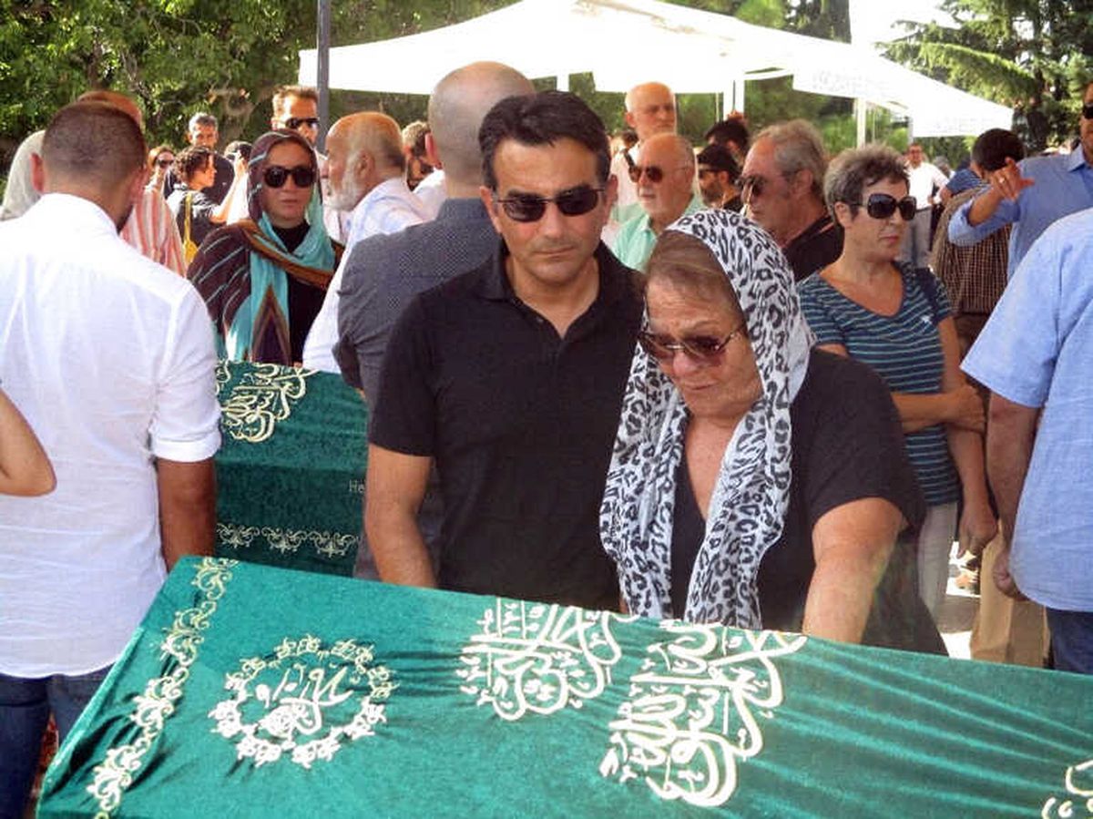 Öldürülen Mizah Dergisi Sahibi Son Yolcuğuna Uğurlandı