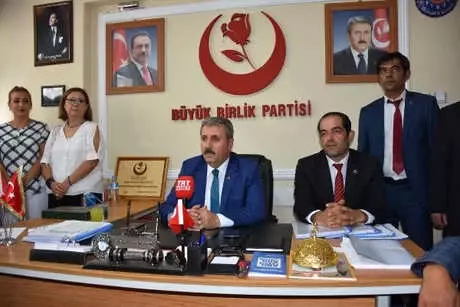 BBP Lideri Destici: Türkiye, Yeni Göç Dalgasıyla Karşı Karşıya Kalabilir BBP Lideri Destici: Türkiye, Yeni Göç Dalgasıyla Karşı Karşıya Kalabilir