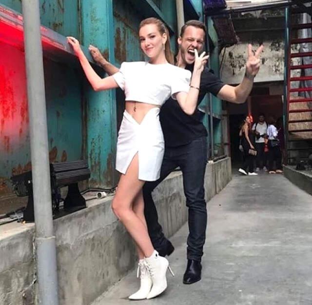 Serenay Sarıkaya ve Elçin Sangu, 'Yaşamayanlar'ın Galasına Şıklığıyla Damga Vurdu