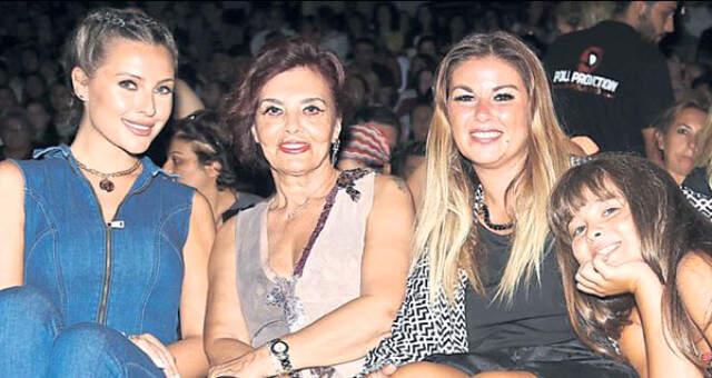 17 Kiloluk Ceketle Konser Veren Serdar Ortaç, Eşinin Sözünü Çiğneyerek Dansçılarla Yakınlaştı