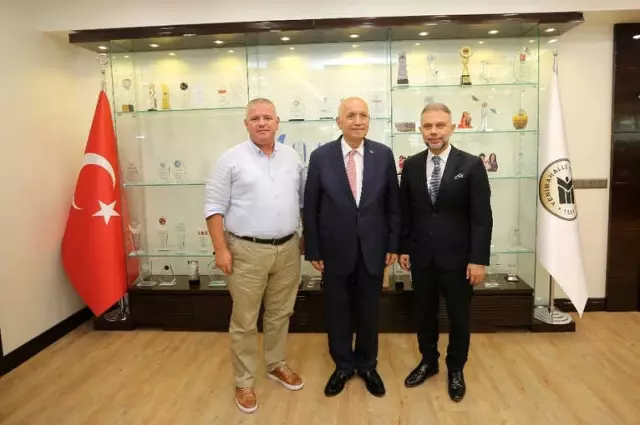 Lokman Ertürk'den Başkan Fethi Yaşar'a Taziye Ziyareti Lokman Ertürk'den Başkan Fethi Yaşar'a Taziye Ziyareti