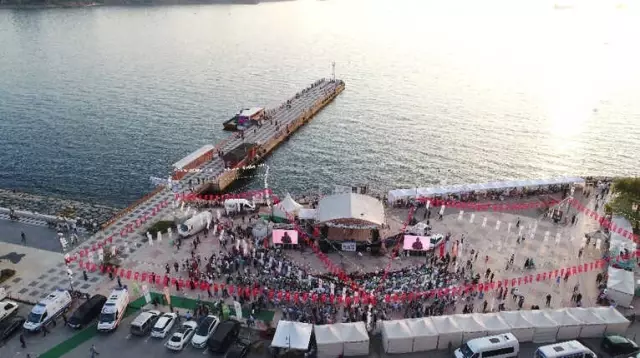 Bursa'da Uluslararası Zeytin Festivali Coşkusu Bursa'da Uluslararası Zeytin Festivali Coşkusu