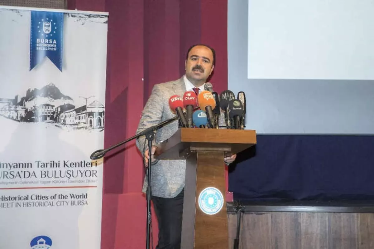 Çiftçi, Dünya Tarihi Kentler Birliği Konferansında Şanlıurfa'yı Tanıttı