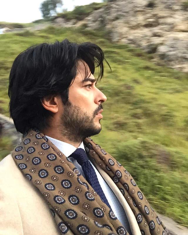 Saçlarını Uzatan Burak Özçivit, İsmail YK'ya Benzetilince Sinirlendi