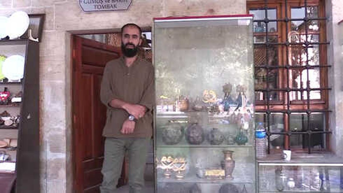 Usturlabı Eski Tekniklerle Yeniden Üretiyor