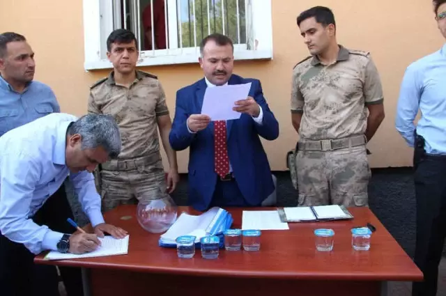 Bingöl'de, İşten Çıkarılan Güvenlikçilerden 18'i Korucu Oldu Bingöl'de, İşten Çıkarılan Güvenlikçilerden 18'i Korucu Oldu