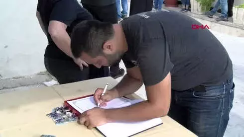Çanakkale Hayatını Kaybeden Eski Basketbolcu İsmet Badem Toprağa Verildi 2 Çanakkale Hayatını Kaybeden Eski Basketbolcu İsmet Badem Toprağa Verildi 2