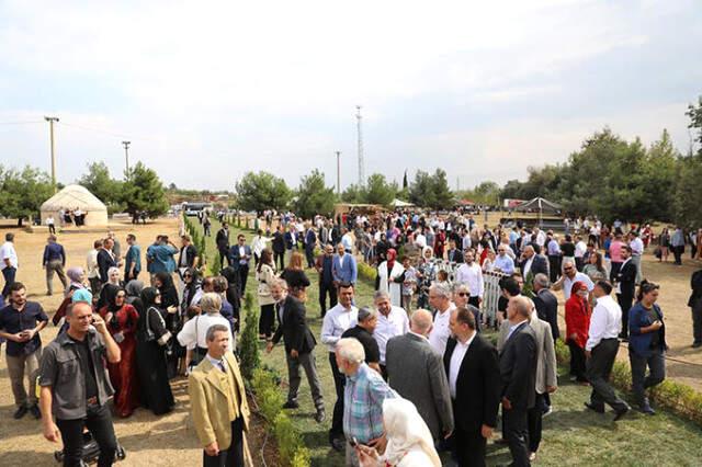 Eski Sağlık Bakanı Recep Akdağ'ın oğlu, Kayı Boyu Düğünüyle Dünyaevine Girdi