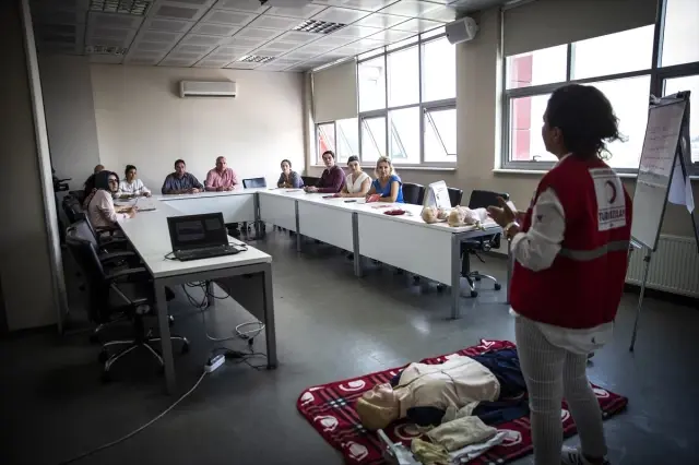 Kızılayın Hedefi &quot;Her Evde Bir İlk Yardımcı&quot; haberi fotografı, fotografları