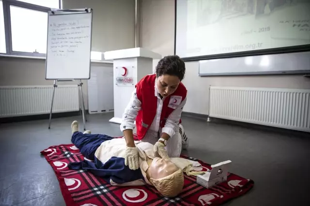Kızılayın Hedefi &quot;Her Evde Bir İlk Yardımcı&quot; haberi fotografı, fotografları