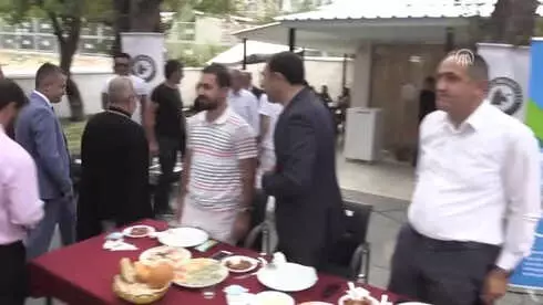 Akdamar Adası'ndaki Ayin Sonrası 'Barış ve Kardeşlik Sofrası' Kuruldu Akdamar Adası'ndaki Ayin Sonrası 'Barış ve Kardeşlik Sofrası' Kuruldu