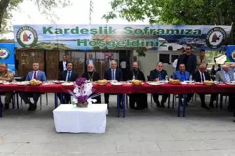 Akdamar Kilisesi'nde 3 Yıl Aradan Sonra Ayin (3) Akdamar Kilisesi'nde 3 Yıl Aradan Sonra Ayin (3)