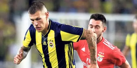 Alkışlar Skrtel'e