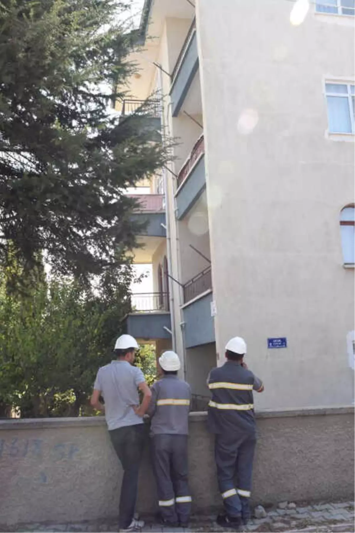 Balkonda Elektrik Akımına Kapılan Çocuk Ağır Yaralandı