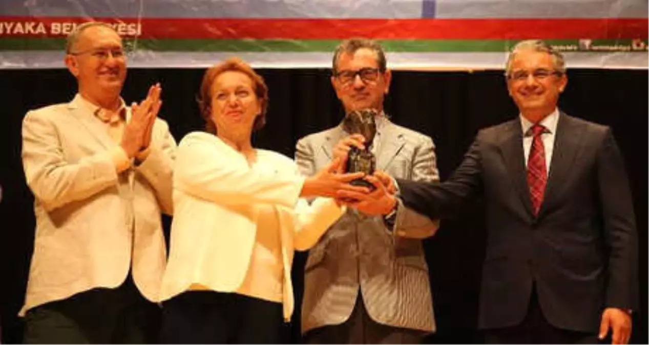 Basın Özgürlüğü Ödülü'nü Kadri Gürsel Aldı