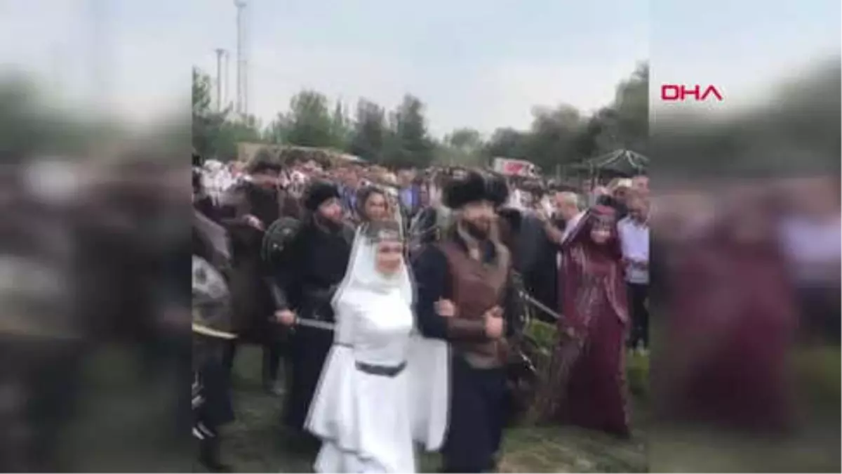 Kocaeli Recep Akdağ'ın Oğlu, Hünkar Çayırı'nda Oba Düğünü ile Evlendi
