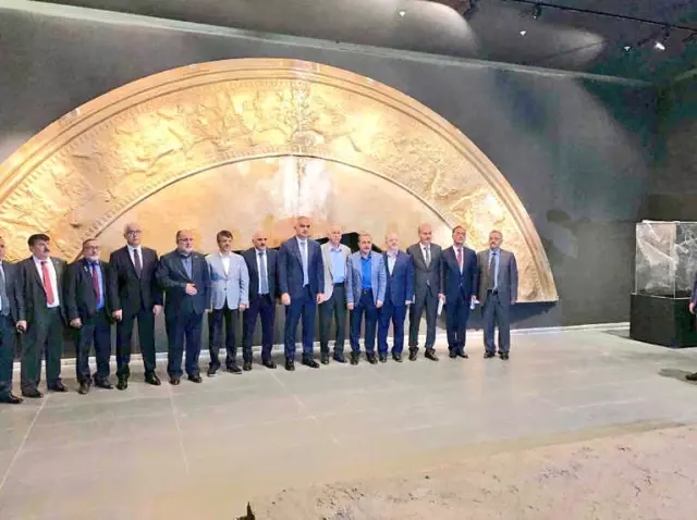 Kültür ve Turizm Bakanı Ersoy Van'da Kültür ve Turizm Bakanı Ersoy Van'da