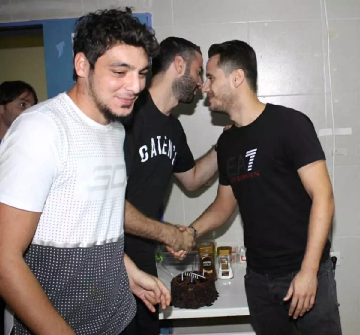 Musa Nizam İçin Pasta Kesildi