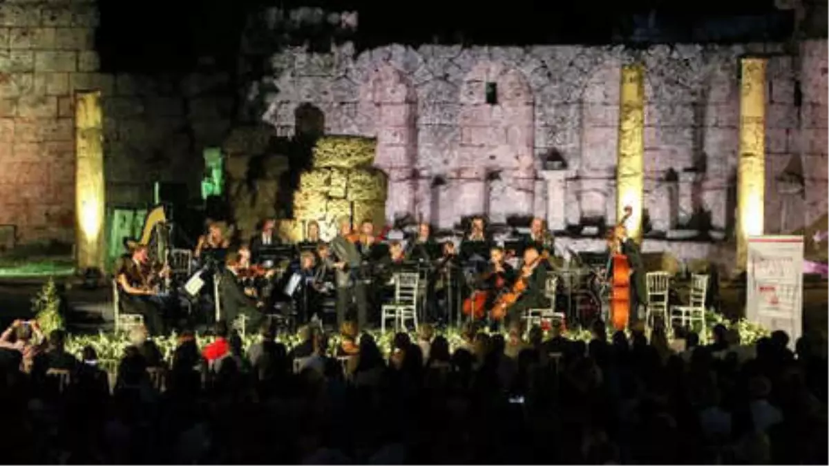 Perge Antik Kenti'nde Muhteşem Konser