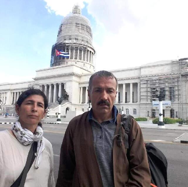 Şırnaklı çiftçi, eşi ile dünyayı geziyor