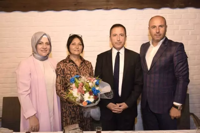 Tekkeköy'de İstanbul Vali Yardımcılığına Atanan Öztürk İçin Veda Yemeği