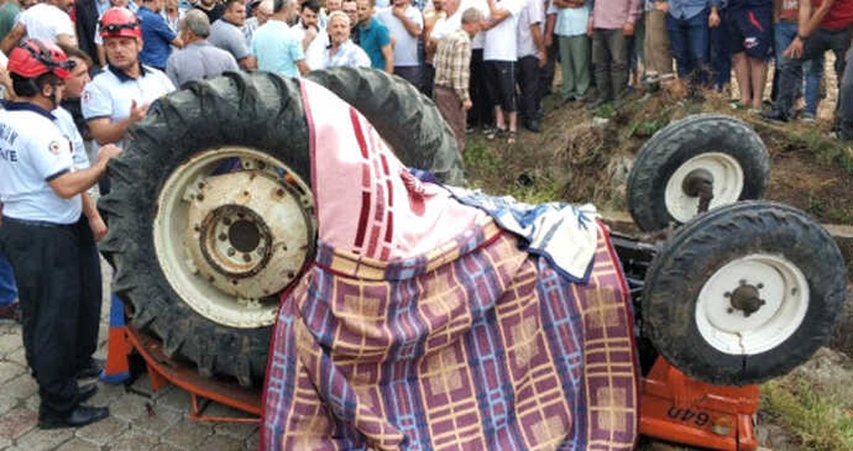 Traktörün Altında Kalarak Hayatını Kaybeden Sürücünün Yakınlarının Feryatları, Yürekleri Dağladı