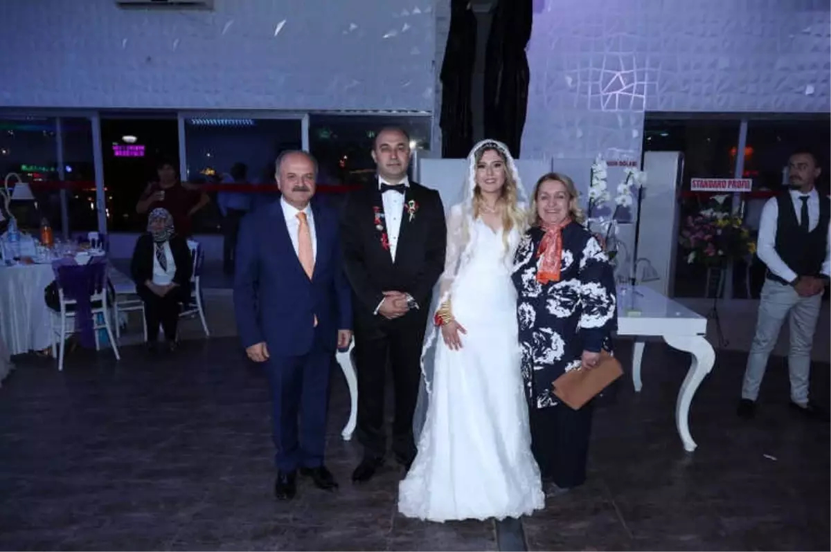 Vali Çakacak, Burcu ve Gürhan Çiftinin Nikâh Şahidi Oldu