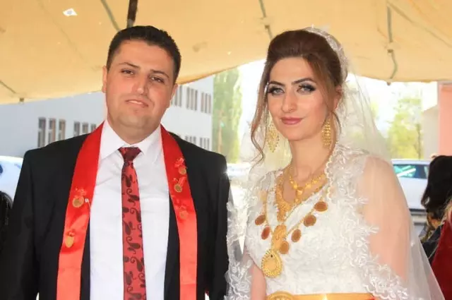 AK Parti'li Mulamahmutoğlu'na Görkemli Düğün AK Parti'li Mulamahmutoğlu'na Görkemli Düğün