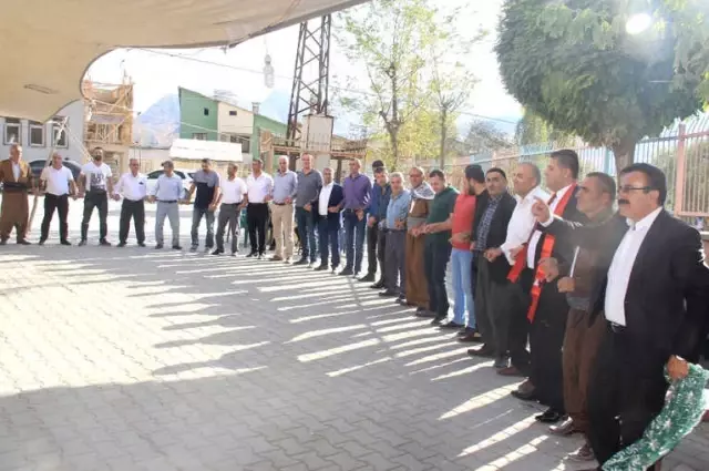 AK Parti'li Mulamahmutoğlu'na Görkemli Düğün AK Parti'li Mulamahmutoğlu'na Görkemli Düğün