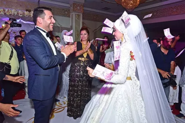Belediye Başkanı Menderes Atilla'nın Yeğeni Dünya Evine Girdi