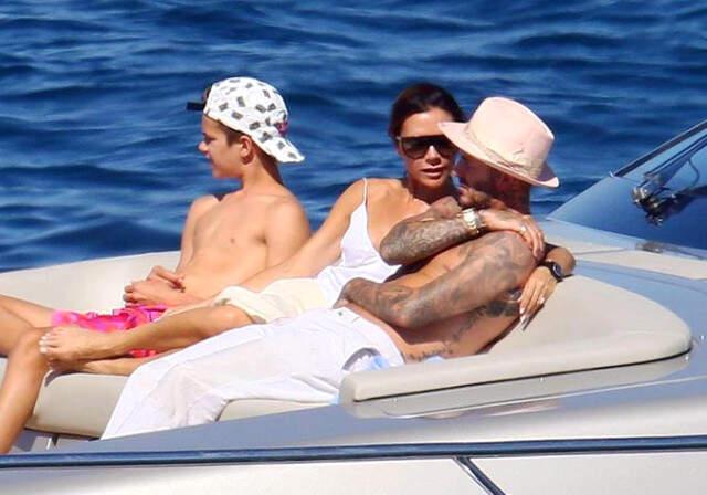 Boşanacakları Konuşulan Victoria Beckham ve David Beckham, Yatta Sarmaş Dolaş Görüntülendi