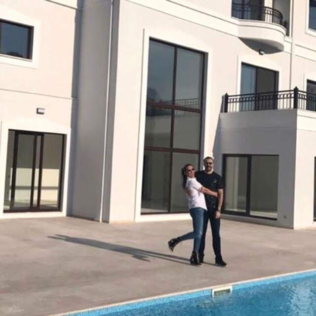 Demet Akalın ve Okan Kurt'un Beykoz'daki Villasına Haciz İşlemi Yapılıyor