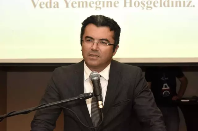 Gümüşhane'de Tayini Çıkan Kaymakamlara Veda Yemeği Gümüşhane'de Tayini Çıkan Kaymakamlara Veda Yemeği