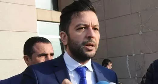 Nihat Doğan'a İki Kız Çocuğunu Alıkoyma İddiasıyla Gözaltı Nihat Doğan'a İki Kız Çocuğunu Alıkoyma İddiasıyla Gözaltı