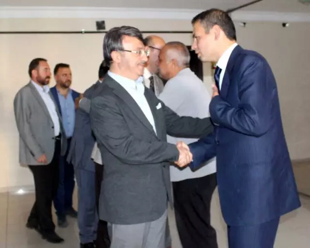 Türkmenoğlu'ndan Siyasi Partilere İadeyi Ziyaret Türkmenoğlu'ndan Siyasi Partilere İadeyi Ziyaret