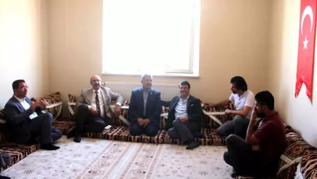 Türkmenoğlu'ndan Siyasi Partilere İadeyi Ziyaret Türkmenoğlu'ndan Siyasi Partilere İadeyi Ziyaret