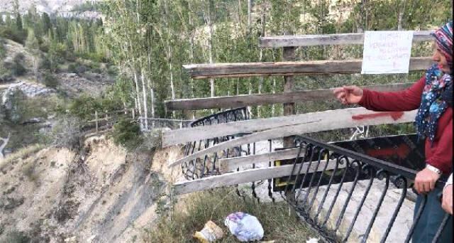 UNESCO'ya Aday Gösterilen Erzurum Tortum Şelalesi'nin Yürüyüş Alanında Heyelan Riski Var