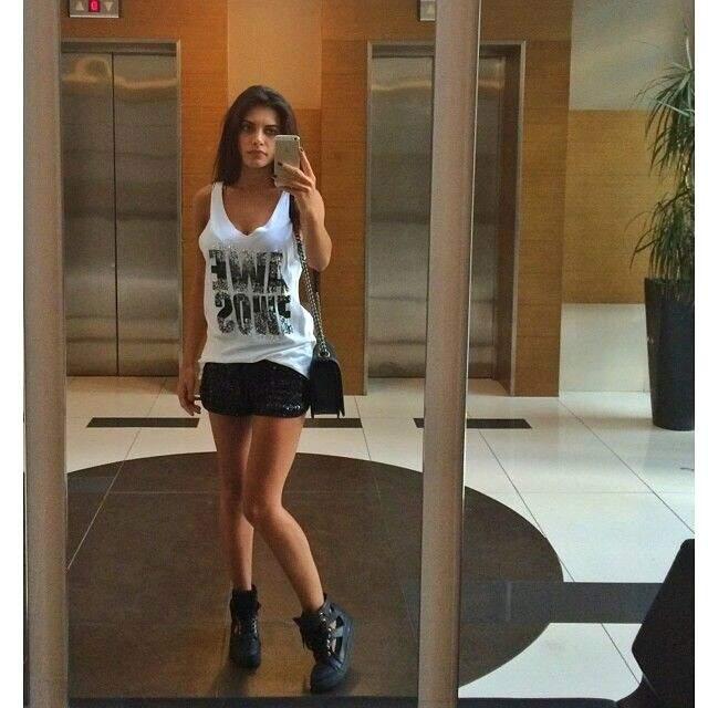 Ünlü Oyuncu Ceren Hindistan Spor Salonlarına Bomba Gibi Geri Döndü