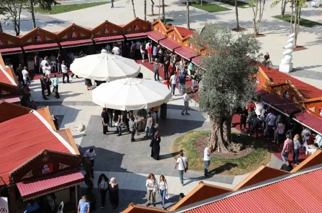 İş Arayanlar ve İşverenler Büyükçekmece'de Buluştu