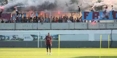 Trabzon Taraftarı, Burak Yılmaz'ı Tribüne Çağırdı