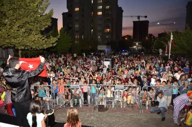 Tuzla'nın Mahallelerinde 1 Tır Dolusu Şenlik Yaşanıyor
