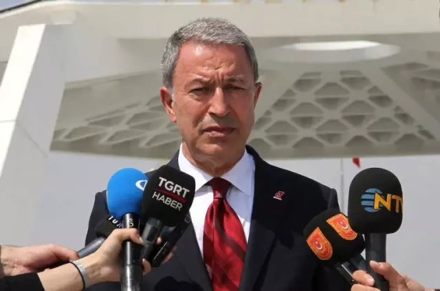 Bakan Akar, Fransız Mevkidaşı ile Görüştü