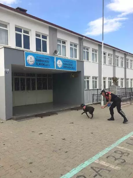 Balıkesir'de Eğitim Dönemi Öncesi Uygulamada Aranan 30 Kişi Yakalandı