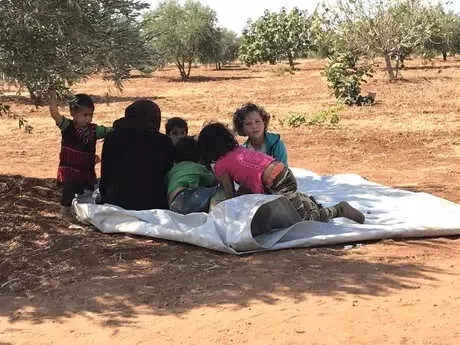 İdib'den Kaçan Suriyeliler, Türk Gözlem Noktası Yakınına Yerleşti