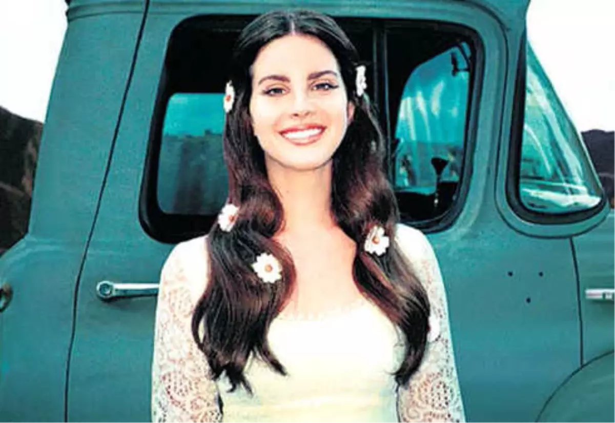 Lana Del Rey'den İki Yeni Şarkı